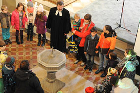 Gottesdienste finden in Lengenfeld in der Aegidiuskirche oder im Tischendorfhaus, in Plohn in der Marienkirche und in Röthenbach in der Johanniskirche statt.